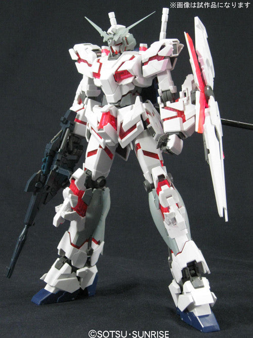 MG 1/100 Unicorn Gundam HD Color + Cage