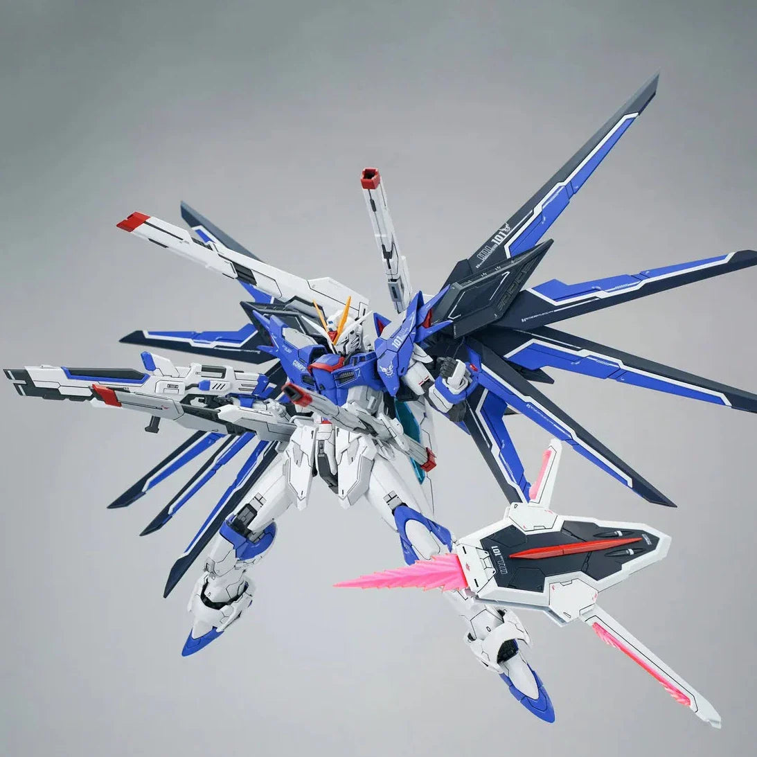 Shenma Model 1/100 Blue Knight Rising Freedom Gundam