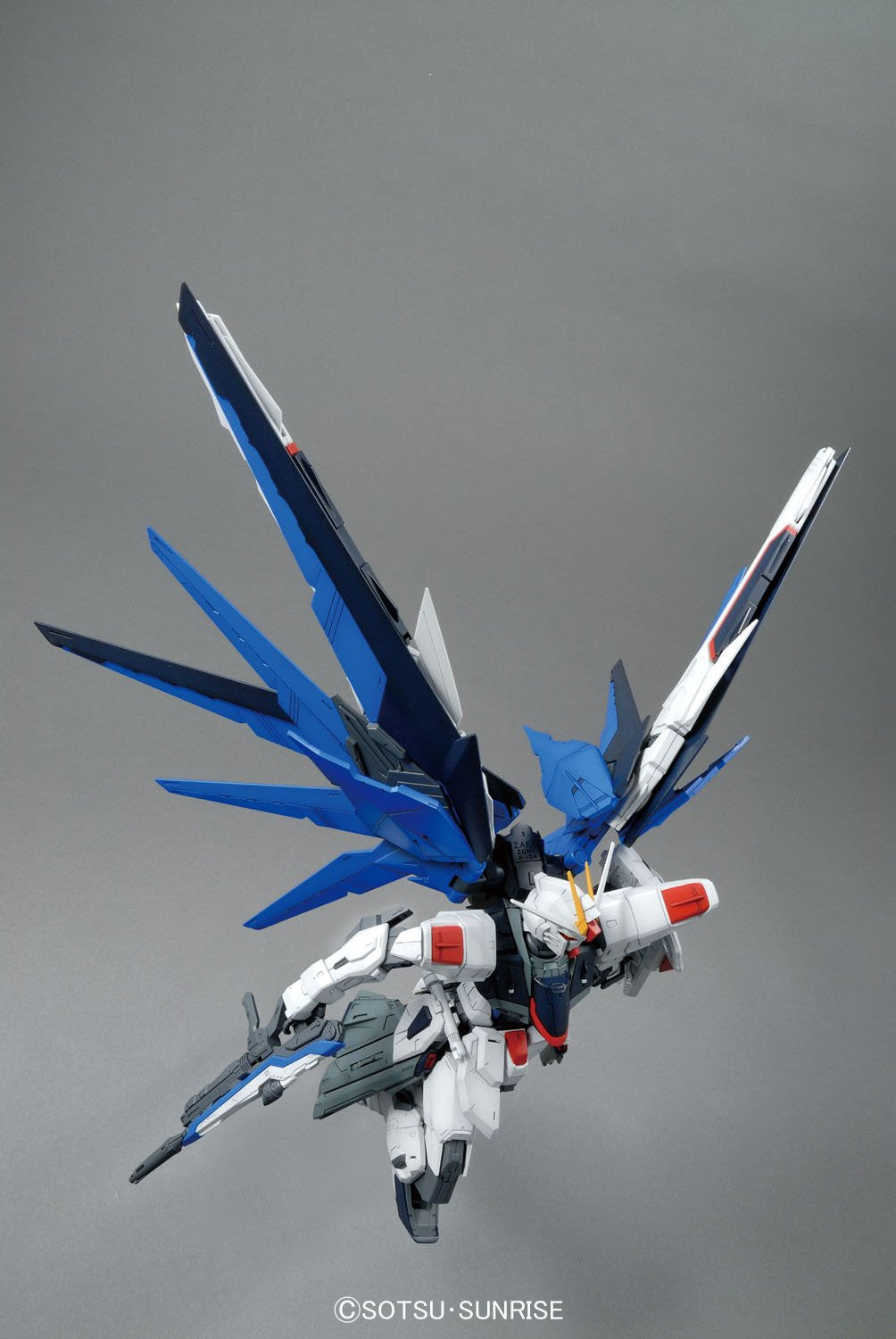 MG 1/100 Freedom Gundam Ver. 2.0