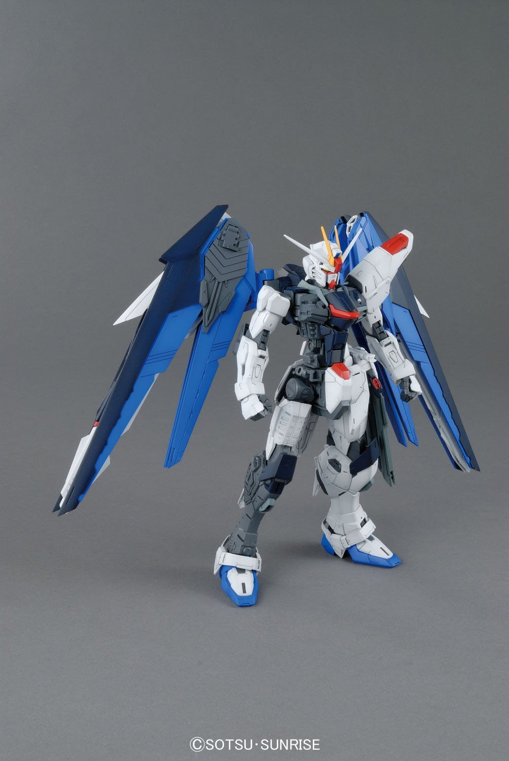 MG 1/100 Freedom Gundam Ver. 2.0