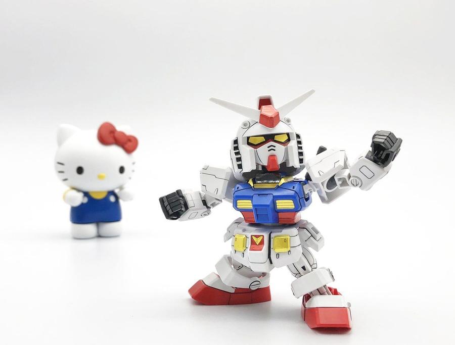 SD EX-Standard Hello Kitty / RX-78-2 Gundam Set