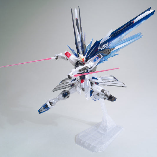 Premium Bandai MG 1/100 THE GUNDAM BASE LIMITED FREEDOM GUNDAM Ver. 2.0 [CLEAR COLOR]