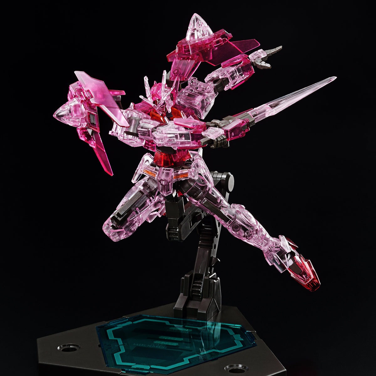 Premium Bandai HG 1/144 THE GUNDAM BASE LIMITED GUNDAM 00 DIVER [TRANS-AM CLEAR]