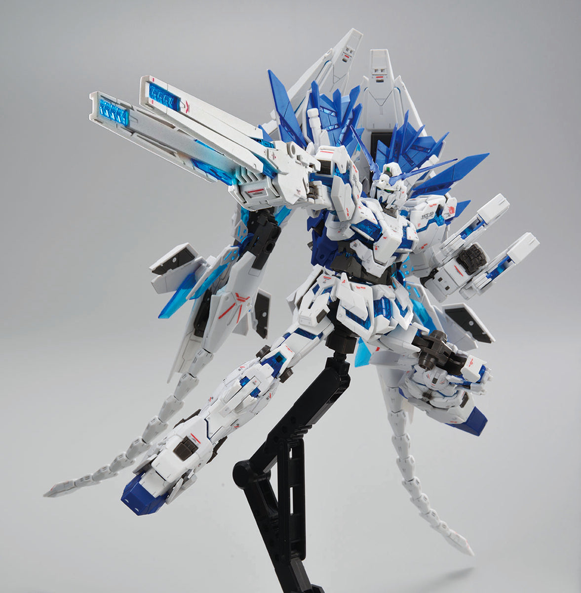 Premium Bandai RG 1/144 THE GUNDAM BASE LIMITED UNICORN GUNDAM PERFECTIBILITY