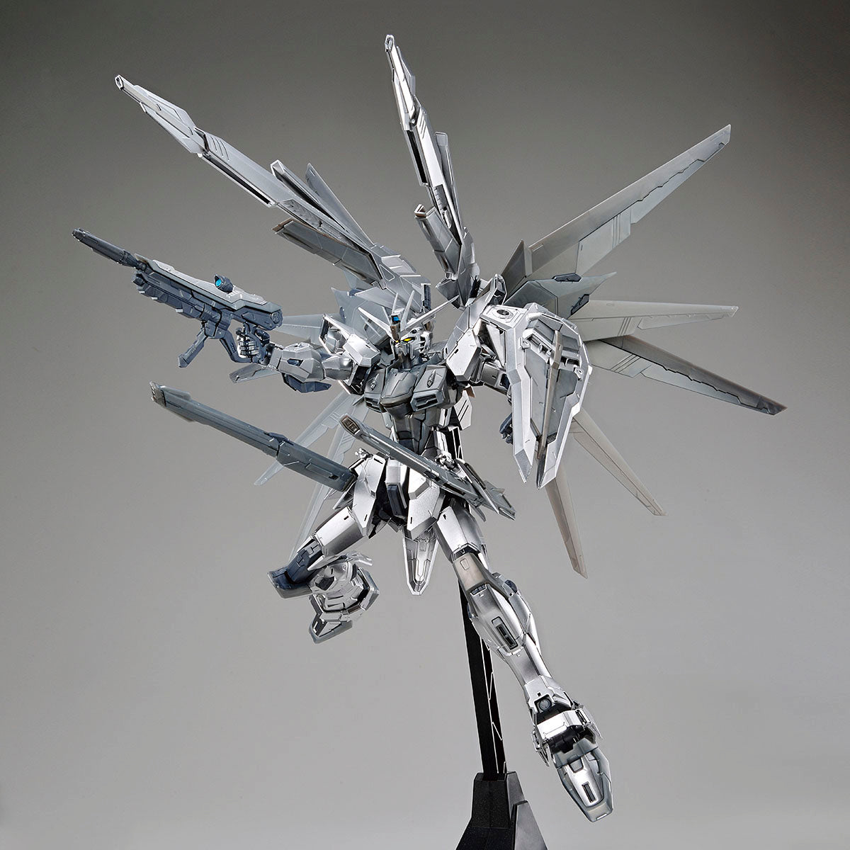 Premium Bandai MG 1/100 THE GUNDAM BASE LIMITED FREEDOM GUNDAM Ver. 2.0 [SILVER COATING]