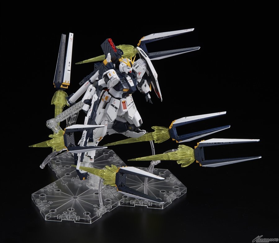 RG 1/144 nu Gundam + Fin Funnel Effect Set