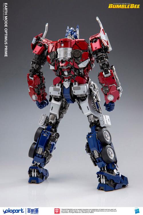 OPTIMUS PRIME EARTH MODE PLASTIC MODEL KIT | TRANSFORMERS: BUMBLEBEE | YOLOPARK