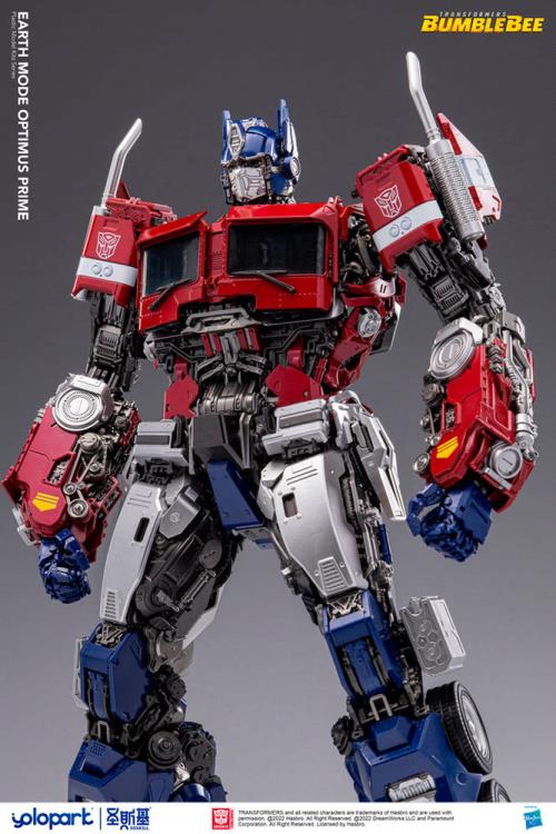 OPTIMUS PRIME EARTH MODE PLASTIC MODEL KIT | TRANSFORMERS: BUMBLEBEE | YOLOPARK