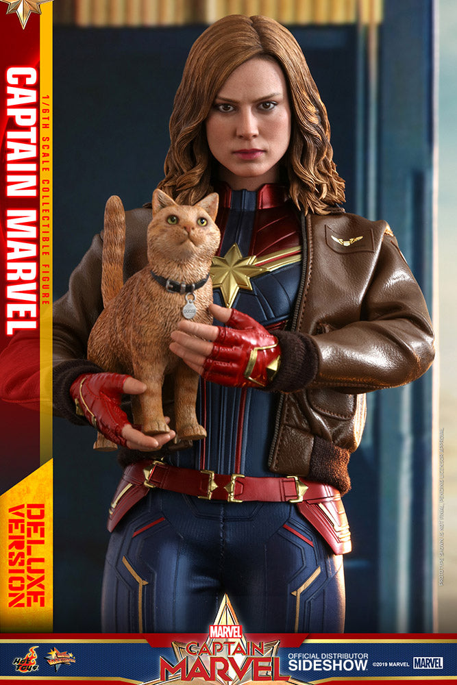 Captain Marvel Deluxe Version - Marvel's Captain Marvel - Sixth Scale Figure by Hot Toys