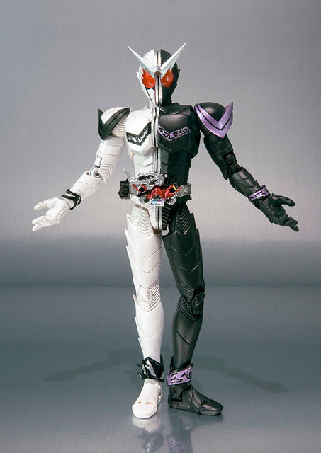 Kamen Rider Double Fang Joker S.H.Figurearts – R4LUS