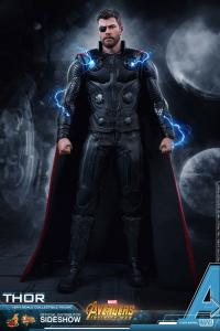 Thor Sixth Scale Figure by Hot Toys
